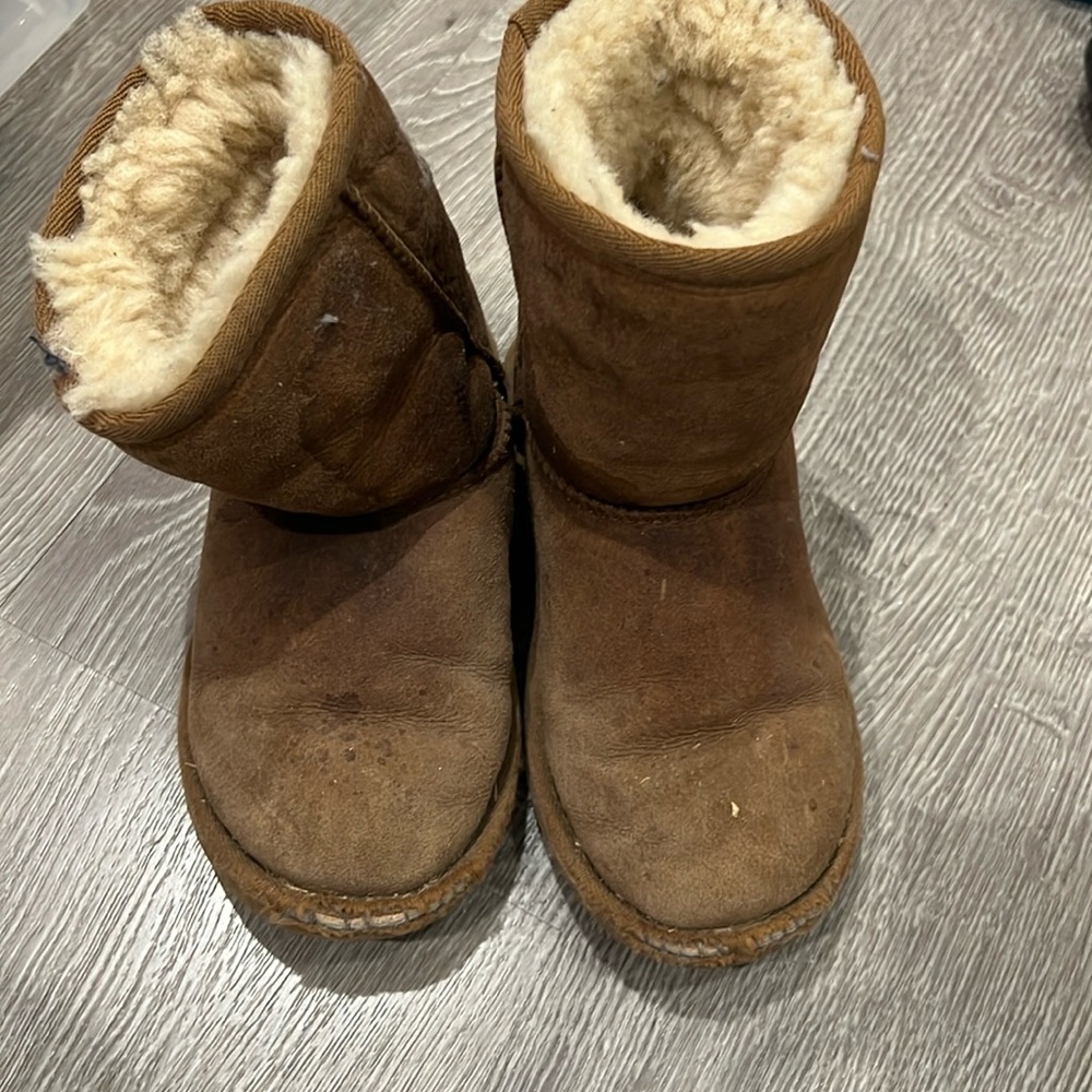 Uggs kids size 12